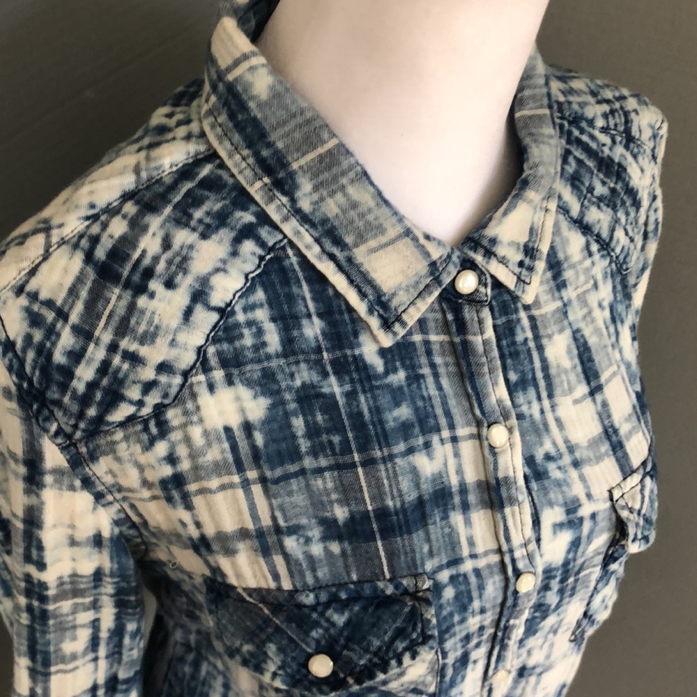 Love stitch Tie Dye Snap Front Collar Shirt